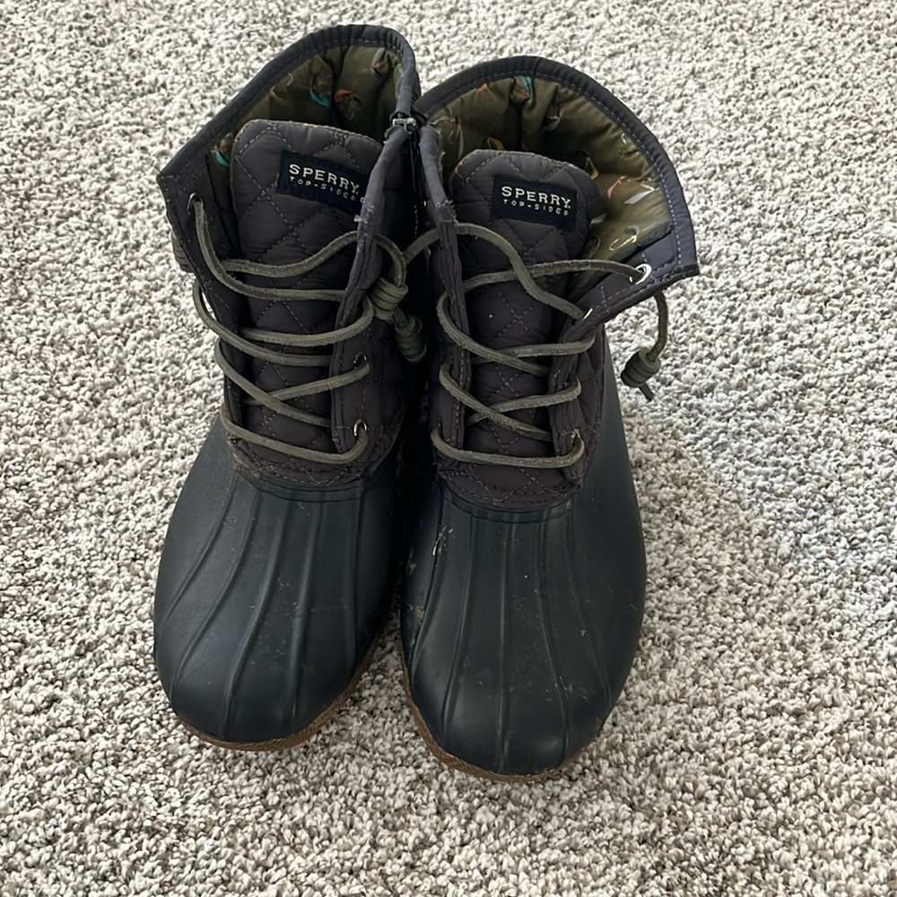 Sperry Rain boot, women’s size 9. Good used condition